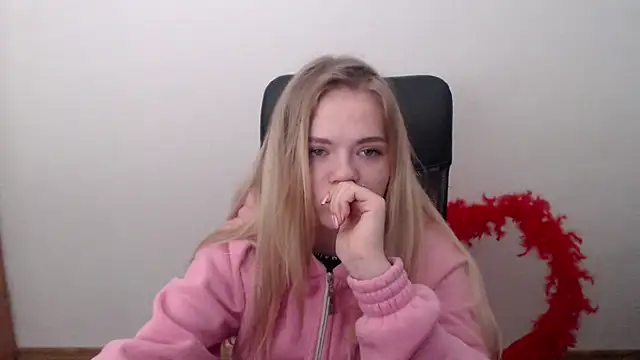 Snapshot of FoxiLana chatting on 18, 2, 2026 FoxiLana online show from 18, 2, 2026