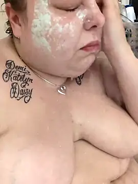 Snapshot of HottieHunter_ chatting on 25, 2, 2026 HottieHunter online show from 25, 2, 2026