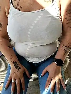 Emma12117 online show from 5, 3, 2026