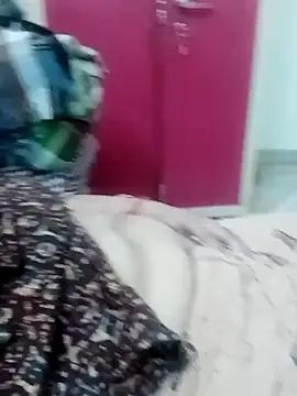 Snapshot of Desi_Heat_Couple chatting on 18, 2, 2026 Desi Heat Couple online show from 18, 2, 2026