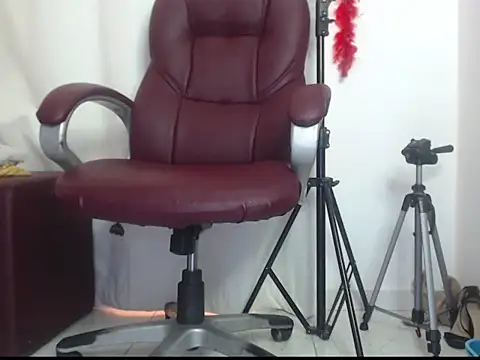 Lobasensual online show from 4, 3, 2026