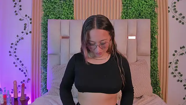 Snapshot of Kitty_Milk_nm chatting on 16, 4, 2026 Kitty Milk nm online show from 16, 4, 2026