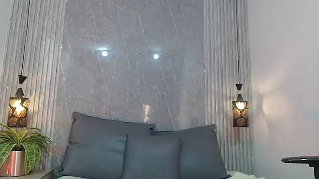 Milf Luciana online show from 23, 2, 2026