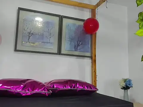 Xamira hot online show from 20, 2, 2026