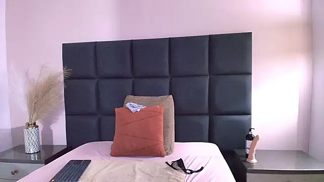 Snapshot of KatrionaNyx chatting on 15, 5, 2026 KatrionaNyx online show from 15, 5, 2026
