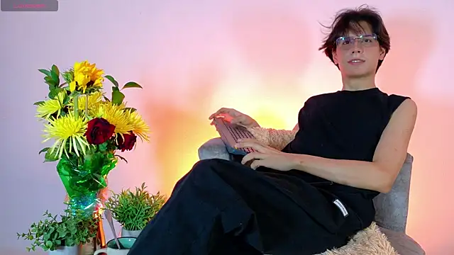 lui x dust online show from 5, 4, 2026