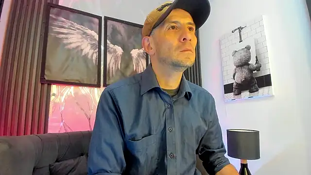 Snapshot of Milanwhite_ chatting on 24, 2, 2026 Milanwhite online show from 24, 2, 2026