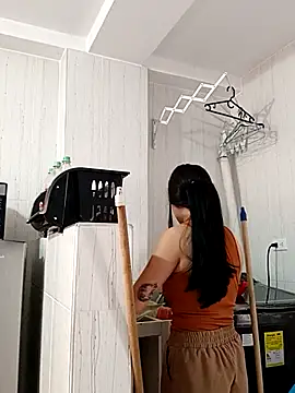 sara cute so online show from 8, 4, 2026