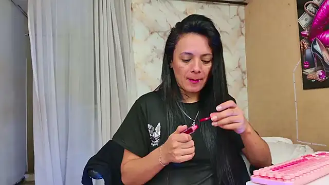 QueenSallyDesire online show from 11, 4, 2026