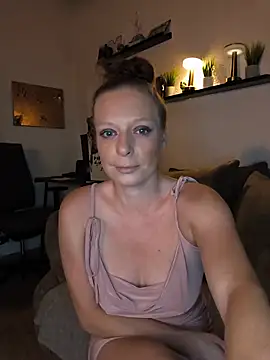 Snapshot of ZaramourXMrX chatting on 3, 7, 2026 ZaramourXMrX online show from 3, 7, 2026