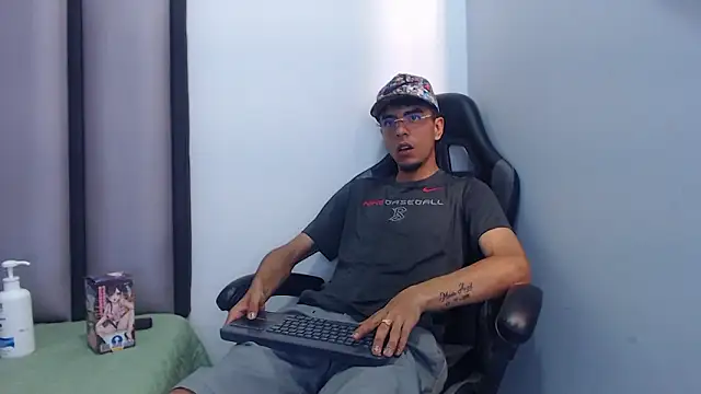 Snapshot of Endrick-23 chatting on 1, 3, 2026 Endrick-23 online show from 1, 3, 2026