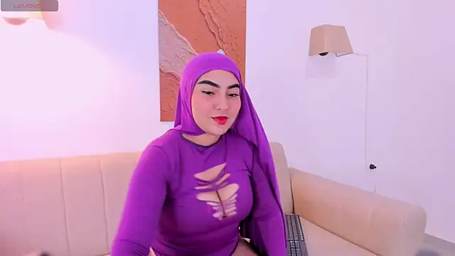 Snapshot of Malika_Noor chatting on 9, 7, 2026 Malika Noor online show from 9, 7, 2026