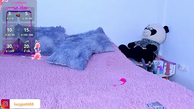 lucy blush online show from 26, 3, 2026