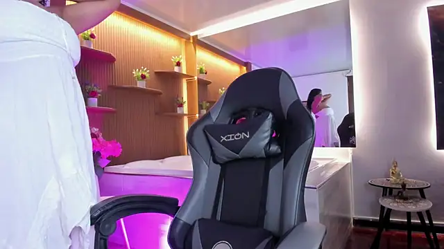 Snapshot of Madisson_Edwards chatting on 4, 4, 2026 Madisson Edwards online show from 4, 4, 2026