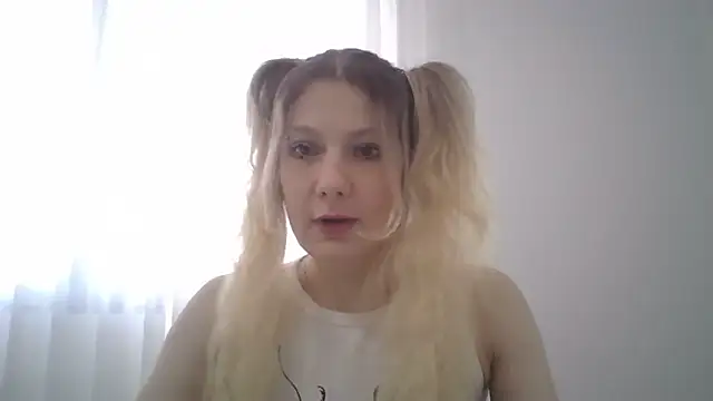 Snapshot of Foxy_Bright chatting on 1, 3, 2026 Foxy Bright online show from 1, 3, 2026