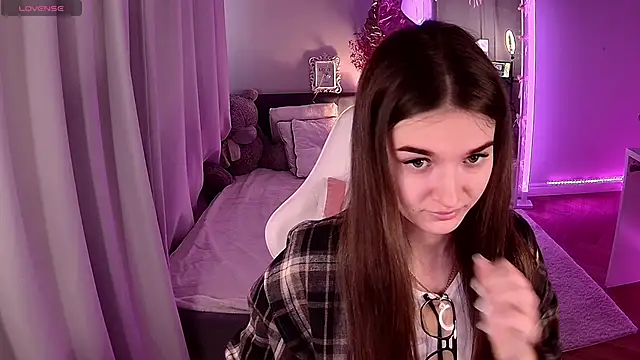 Snapshot of Ann_Wood chatting on 4, 3, 2026 Ann Wood online show from 4, 3, 2026