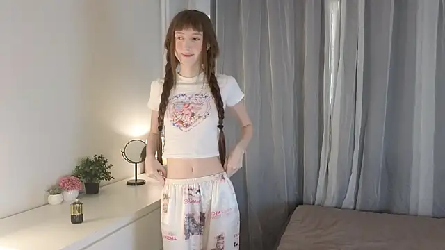 arina waifu online show from 4, 4, 2026