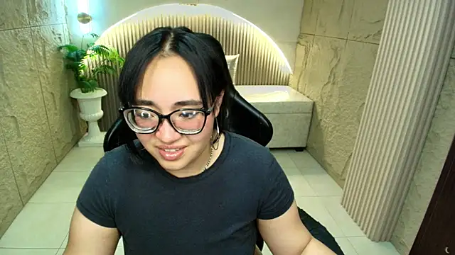 Snapshot of bunny_mich_r chatting on 3, 3, 2026 bunny mich r online show from 3, 3, 2026