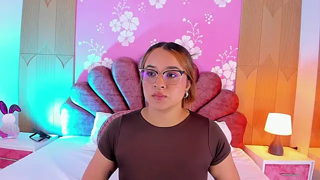 Snapshot of Sara_colyn chatting on 26, 2, 2026 Sara colyn online show from 26, 2, 2026