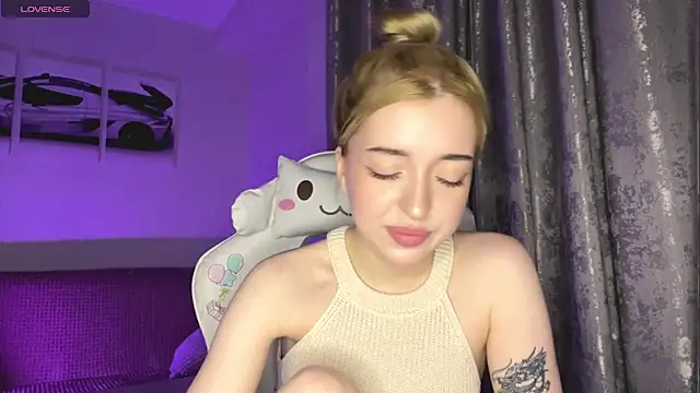 Snapshot of EllianaMiller chatting on 1, 3, 2026 EllianaMiller online show from 1, 3, 2026