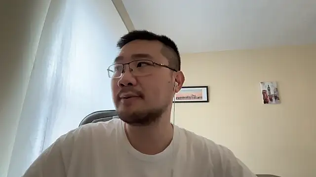 Snapshot of jasonryu2025 chatting on 5, 4, 2026 jasonryu2025 online show from 5, 4, 2026