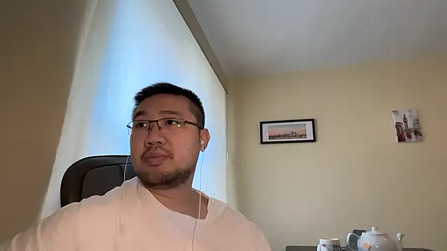 Snapshot of jasonryu2025 chatting on 6, 4, 2026 jasonryu2025 online show from 6, 4, 2026