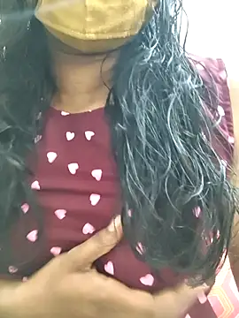 Snapshot of Shaliniqueen chatting on 8, 4, 2026 Shaliniqueen online show from 8, 4, 2026