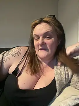 Snapshot of Busty-GilfQuinn chatting on 25, 2, 2026 Busty-GilfQuinn online show from 25, 2, 2026