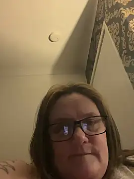 Snapshot of Busty-GilfQuinn chatting on 1, 3, 2026 Busty-GilfQuinn online show from 1, 3, 2026