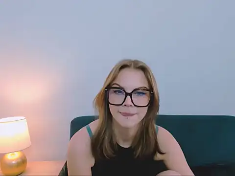 StormiSmooth online show from 16, 3, 2026