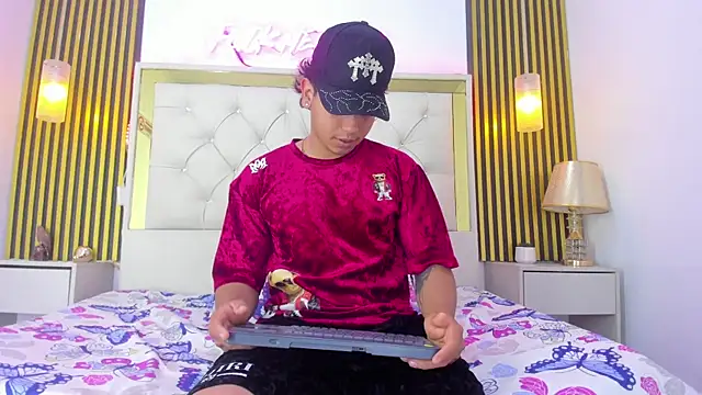 Axel Monroe online show from 20, 2, 2026