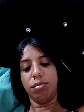 Snapshot of skinnyprety18 chatting on 3, 3, 2026 skinnyprety18 online show from 3, 3, 2026