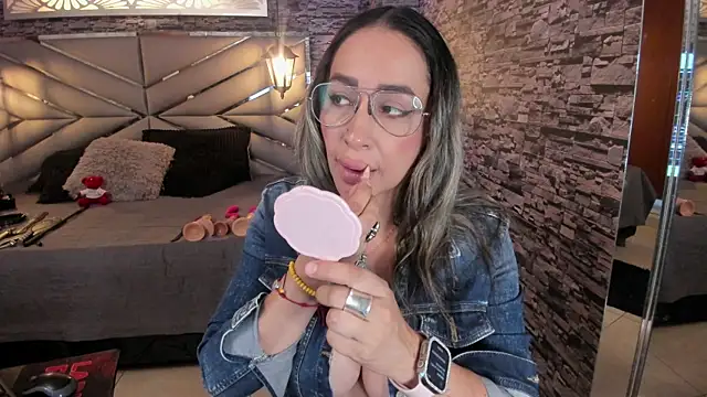 Snapshot of Nicolle_Doll_ chatting on 16, 6, 2026 Nicolle Doll online show from 16, 6, 2026