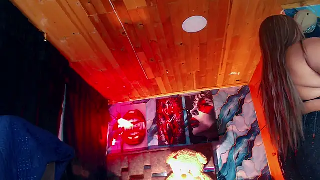 NikollThoms online show from 17, 4, 2026