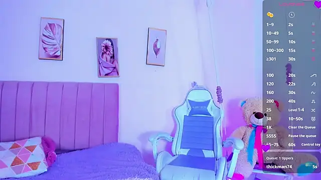 Zoow bluussh online show from 7, 4, 2026