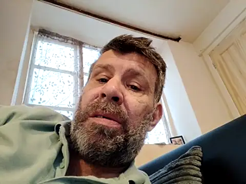 Snapshot of stud2512 chatting on 19, 3, 2026 stud2512 online show from 19, 3, 2026