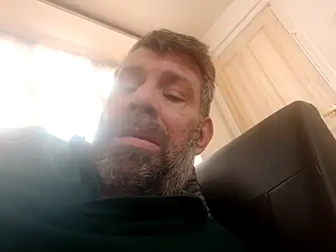 Snapshot of stud2512 chatting on 28, 3, 2026 stud2512 online show from 28, 3, 2026