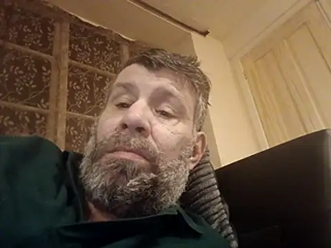 Snapshot of stud2512 chatting on 28, 3, 2026 stud2512 online show from 28, 3, 2026