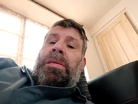 Snapshot of stud2512 chatting on 1, 4, 2026 stud2512 online show from 1, 4, 2026