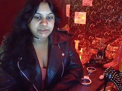 Snapshot of MistressMileenaMiami chatting on 2, 8, 2026 MistressMileenaMiami online show from 2, 8, 2026