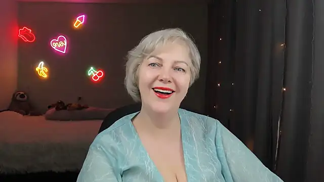 Mary-Leee online show from 12, 4, 2026