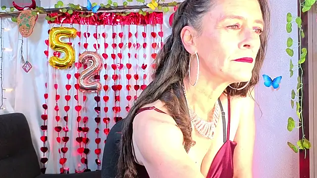 Snapshot of LeanaMaturee chatting on 14, 5, 2026 LeanaMaturee online show from 14, 5, 2026