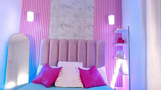 ArianaRougee online show from 3, 4, 2026