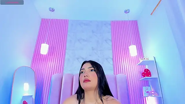 ArianaRougee online show from 30, 6, 2026