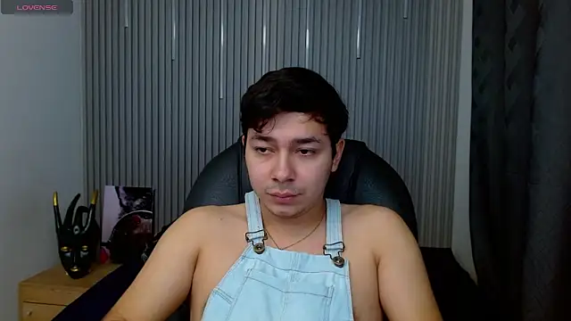 Julian Smith21 online show from 17, 4, 2026