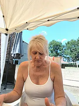 Snapshot of Heidiblueeyes chatting on 16, 7, 2026 Heidiblueeyes online show from 16, 7, 2026