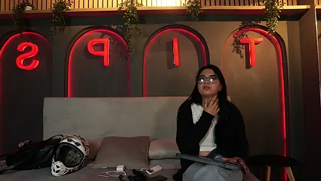 Snapshot of mekari_fox chatting on 2, 6, 2026 mekari fox online show from 2, 6, 2026