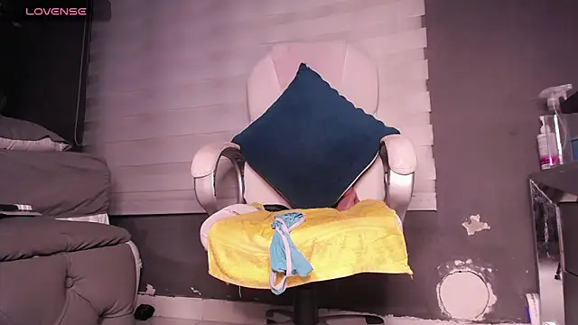 Snapshot of dirty_27cms chatting on 12, 10, 2025 dirty 27cms online show from 12, 10, 2025