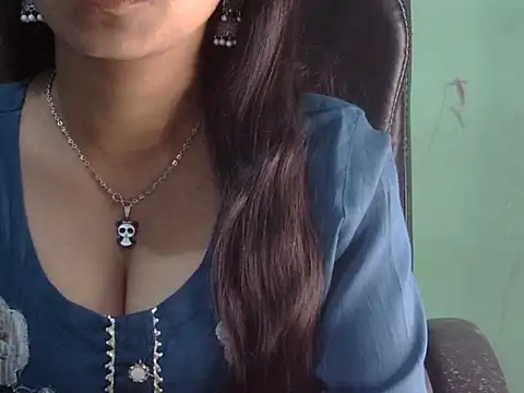 cute momo love online show from 10, 4, 2026