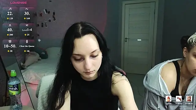 Snapshot of LuxuryLoverss chatting on 23, 4, 2026 LuxuryLoverss online show from 23, 4, 2026